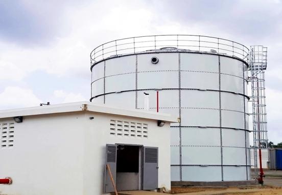 Innovation in der Landwirtschaft: Glas zusammen gebaute Stahl tanks für effizientes Wasser management